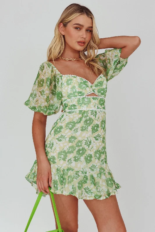 Fair Isle - Patterned Casual Dresses for a Festive Look Catch Feelings Sweetheart Neckline Dot Trim Dress Floral Green Fair Isle - Patterned Casual Dresses for a Festive Look Catch Feelings Sweetheart Neckline Dot Trim Dress Floral Green
