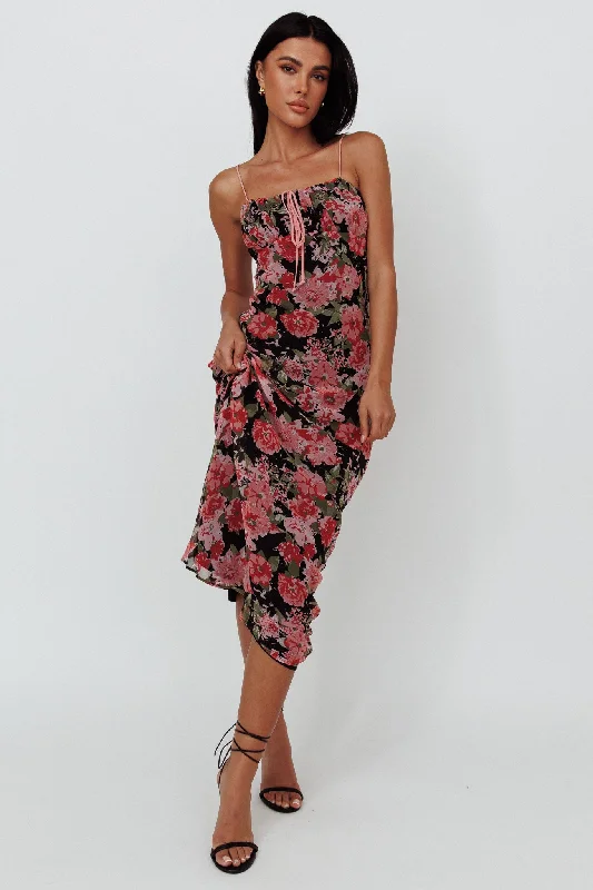 Stretchable Casual Dresses for a Flexible Fit​ Essence String Tie Bust Maxi Dress Floral Black