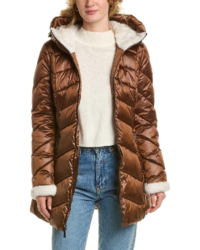 Petite women's wool blend coats with a tailored fit for a flattering silhouette Laundry by Shelli Segal Medium Jacket Petite women's wool blend coats with a tailored fit for a flattering silhouette Laundry by Shelli Segal Medium Jacket