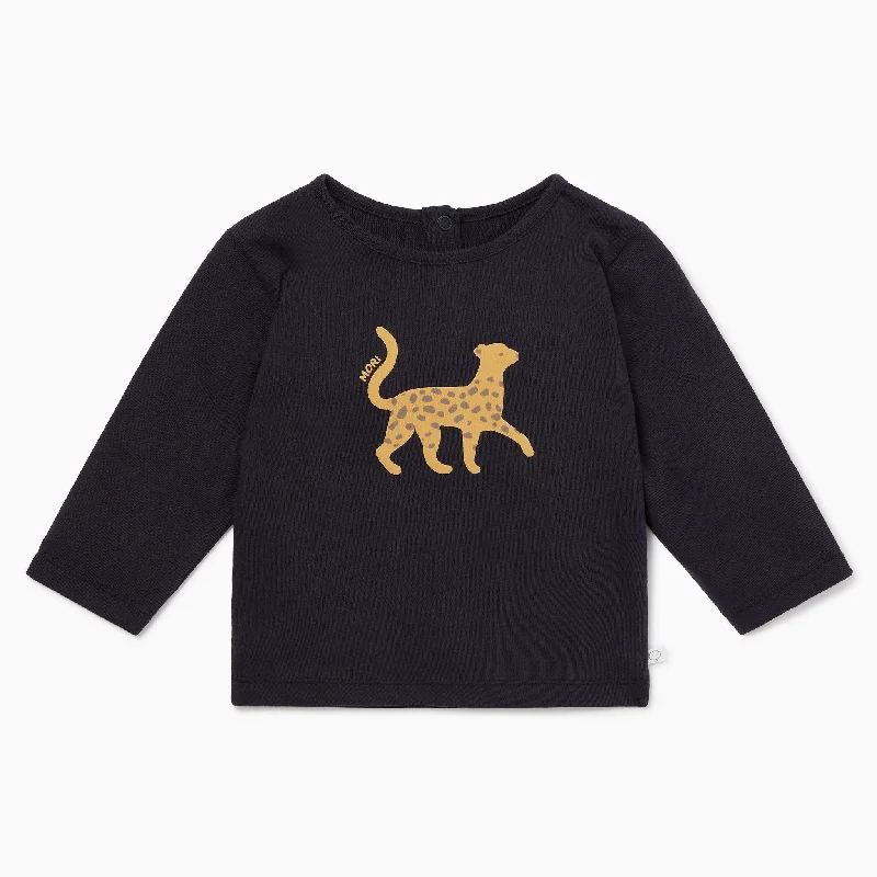boyfriend style women cardigan for a relaxed fit Leopard Organic Cotton T-Shirt