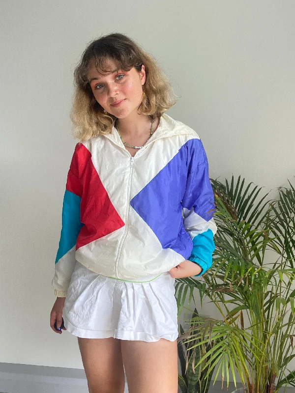 Women's cropped down jackets in bold colors for a sporty and fashionable winter outfit Vintage 80s Sports Jacket (S) Women's cropped down jackets in bold colors for a sporty and fashionable winter outfit Vintage 80s Sports Jacket (S)