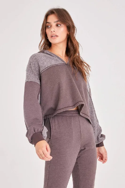 Plus Size Women's V - Neck Long - Sleeve Ribbed Cotton Sweater in Navy for a Classic StyleSunni Seamed Hoodie