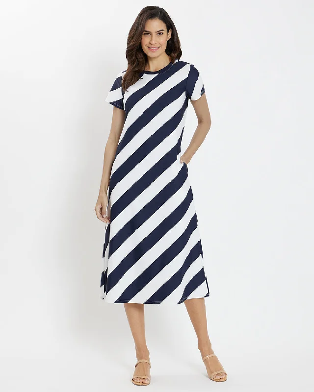 Wrap - Style Women Dress with Adjustable Fit for All Body Types Wrap - Style Women Dress with Adjustable Fit for All Body Types Alexandra Dress - Jude Cloth Wrap - Style Women Dress with Adjustable Fit for All Body Types Wrap - Style Women Dress with Adjustable Fit for All Body Types Alexandra Dress - Jude Cloth