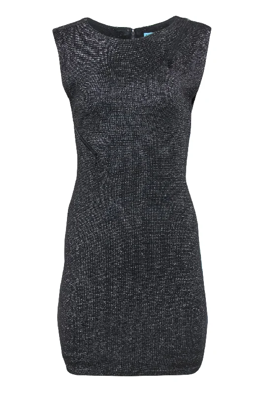 Pleated Women Dress with a Timeless and Elegant Texture Pleated Women Dress with a Timeless and Elegant Texture Alice & Olivia - Black Metallic Sheath Dress w/ Zippers Sz 2