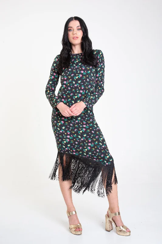 Backless Women Dress for a Sexy and Alluring Look at Evening Events Backless Women Dress for a Sexy and Alluring Look at Evening Events Black Fringe Hem Printed Dress