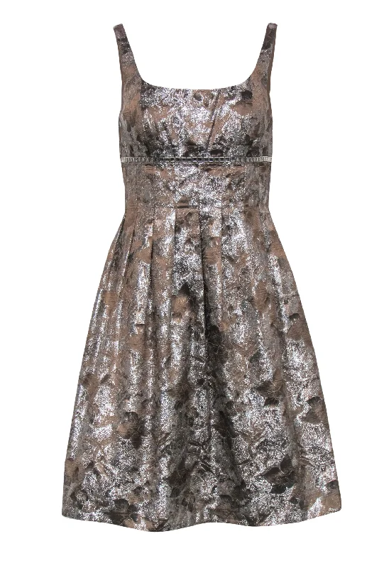Pleated Women Dress with a Timeless and Elegant Texture Pleated Women Dress with a Timeless and Elegant Texture Carmen Marc Valvo - Taupe & Silver Pleated A-Line Dress w/ Rhinestones Sz 4