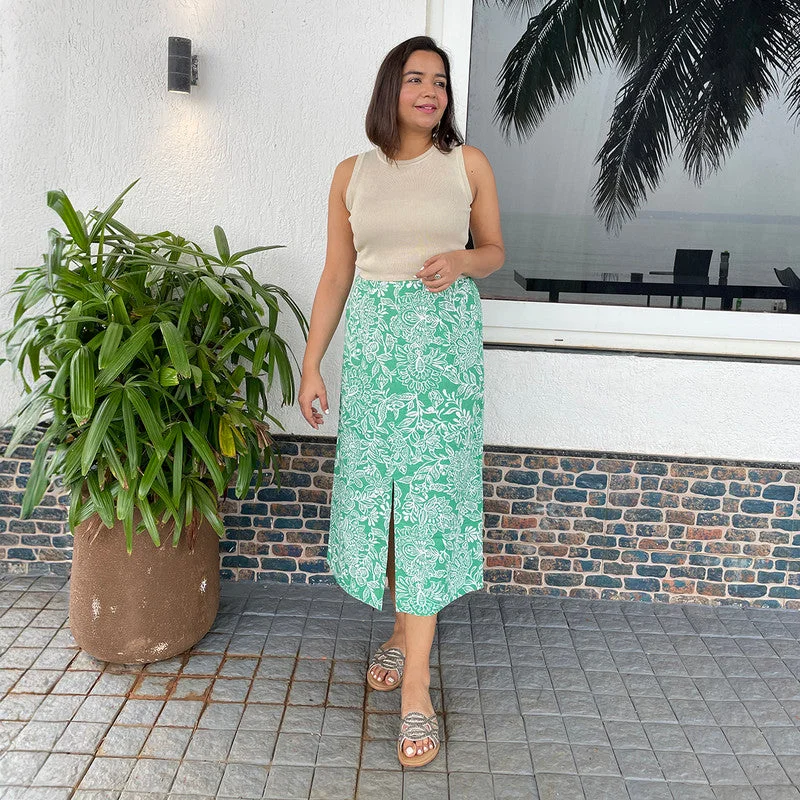 Pleated Women Dress with a Timeless and Elegant Texture Pleated Women Dress with a Timeless and Elegant Texture Cotton Linen Printed Midi Skirt For Women | Green | Front Slit Pleated Women Dress with a Timeless and Elegant Texture Pleated Women Dress with a Timeless and Elegant Texture Cotton Linen Printed Midi Skirt For Women | Green | Front Slit