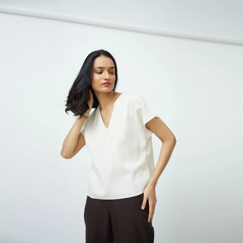 Ruffled Women Dress with Multiple Layers for a Playful and Girly Style Ruffled Women Dress with Multiple Layers for a Playful and Girly Style Cotton Tencel Short Sleeve Top | Off White