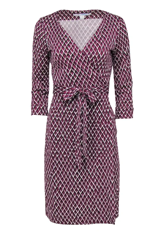 Long - Sleeve Women Dress in Velvet for a Luxurious Winter Look Long - Sleeve Women Dress in Velvet for a Luxurious Winter Look Diane von Furstenberg - Purple, Black & White Print Silk Wrap Dress Sz 10