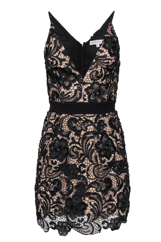 Strapless Women Dress with a Built - in Bra for Comfort and Support Strapless Women Dress with a Built - in Bra for Comfort and Support Dress the Population - Black Floral Lace Sheath Dress w/ Nude Underlay Sz S