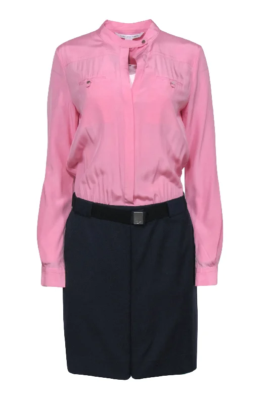 Halter Neck Women Dress to Show Off the Shoulders and Neckline Halter Neck Women Dress to Show Off the Shoulders and Neckline Diane von Furstenberg - Pink & Navy Two-Toned Belted Sheath Dress Sz 10