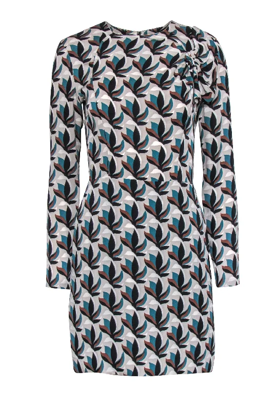 Pleated Women Dress with a Timeless and Elegant Texture Pleated Women Dress with a Timeless and Elegant Texture Diane von Furstenberg - Gray & Teal Leaf Printed Silk Dress w/ Bow Sz 4 Pleated Women Dress with a Timeless and Elegant Texture Pleated Women Dress with a Timeless and Elegant Texture Diane von Furstenberg - Gray & Teal Leaf Printed Silk Dress w/ Bow Sz 4
