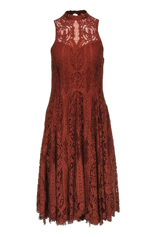 Maxi Women Dress with Floral Print for a Bohemian Vibe Maxi Women Dress with Floral Print for a Bohemian Vibe Free People - Burnt Orange Lace Pleated Midi Dress Sz XS