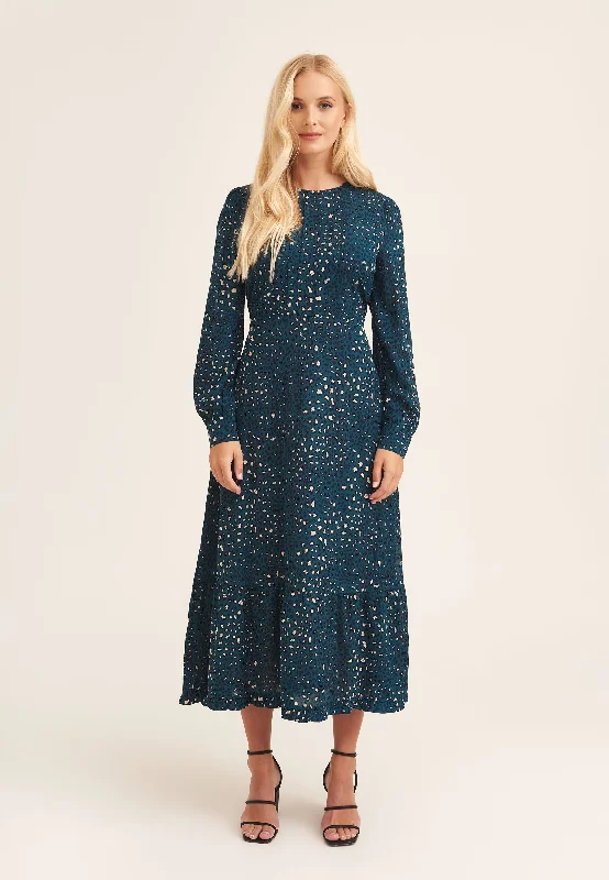 Empire Waist Women Dress to Accentuate the Bust and Conceal the Waist Empire Waist Women Dress to Accentuate the Bust and Conceal the Waist Green Animal Print Long Sleeve Midaxi Dress