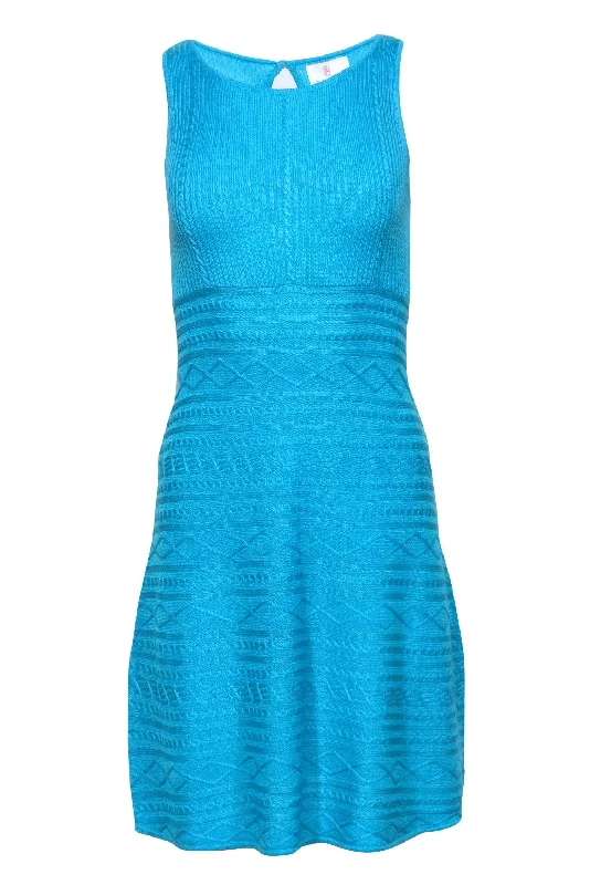 Backless Women Dress for a Sexy and Alluring Look at Evening Events Backless Women Dress for a Sexy and Alluring Look at Evening Events Julie Brown - Turquoise Textured Knit A-Line Dress Sz M