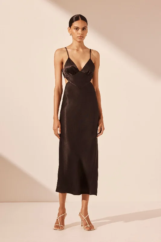 Maxi dresses with mesh panels for a sexy and trendy appearance LA LUNE BACKLESS MIDI DRESS - BLACK