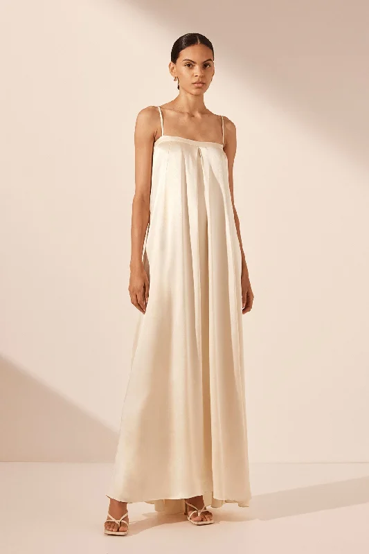 Maxi dresses with balloon sleeves for a vintage - inspired style LA LUNE COLUMN MAXI DRESS - CREAM Maxi dresses with balloon sleeves for a vintage - inspired style LA LUNE COLUMN MAXI DRESS - CREAM