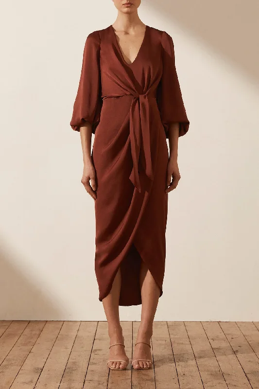 Maxi dresses with thin spaghetti straps for a delicate and feminine feel LUXE TIE FRONT BALLOON SLEEVE MIDI DRESS - SANGRIA Maxi dresses with thin spaghetti straps for a delicate and feminine feel LUXE TIE FRONT BALLOON SLEEVE MIDI DRESS - SANGRIA