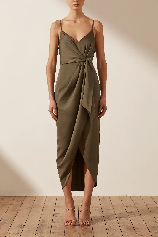 Maxi dresses with a keyhole back for a sexy detail LUXE TIE FRONT COCKTAIL DRESS - PINE