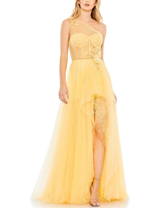Backless Women Dress for a Sexy and Alluring Look at Evening Events Backless Women Dress for a Sexy and Alluring Look at Evening Events Mac Duggal Gown