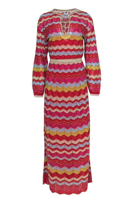 Mermaid - Style Women Dress with a Fitted Silhouette for Special Occasions Mermaid - Style Women Dress with a Fitted Silhouette for Special Occasions M Missoni - Pink, Blue & Gold Metallic Chevron Knit Long Sleeve Maxi Dress Sz 4