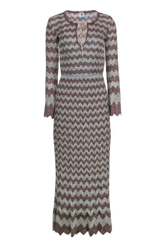 Ball Gown Women Dress with a Full Skirt for a Princess - like Look Ball Gown Women Dress with a Full Skirt for a Princess - like Look M Missoni - Light Blue, Gold & Burgundy Metallic Chevron Knit Maxi Dress Sz 2