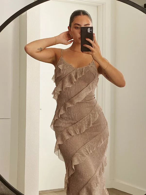 Shift Women Dress with a Simple and Classic Design for Everyday Wear Shift Women Dress with a Simple and Classic Design for Everyday Wear Natalia Bias Cut Ruffled Maxi Dress