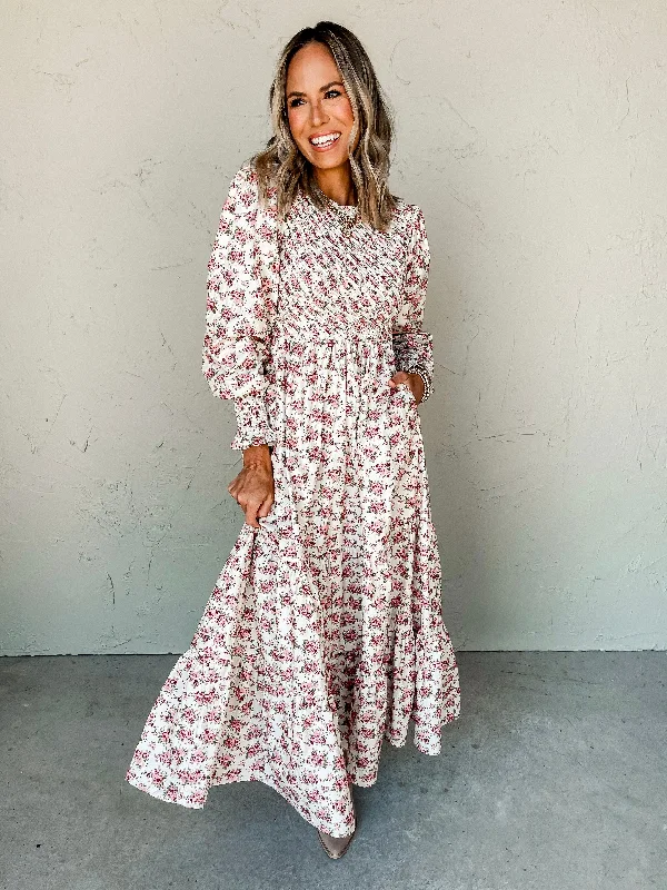 Pleated Women Dress with a Timeless and Elegant Texture Pleated Women Dress with a Timeless and Elegant Texture More Than Words Floral Maxi Dress
