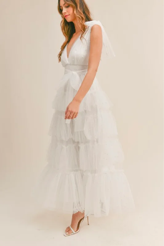 Empire Waist Women Dress to Accentuate the Bust and Conceal the Waist Empire Waist Women Dress to Accentuate the Bust and Conceal the Waist Perla Tulle Tiered Maxi Dress