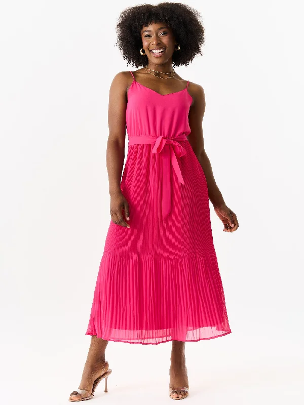 Halter Neck Women Dress to Show Off the Shoulders and Neckline Halter Neck Women Dress to Show Off the Shoulders and Neckline Pink Cami Top Pleated Midi Dress