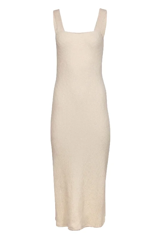 Plus Size Women Dress with a Flattering A - Line Cut for Comfort and Style Plus Size Women Dress with a Flattering A - Line Cut for Comfort and Style Rachel Pally - Cream Ribbed Knit Tank Maxi Dress Sz M