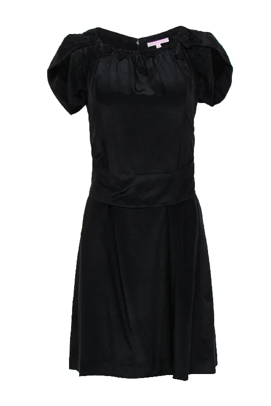 Lace - Embellished Women Dress for an Elegant and Sophisticated Appearance Lace - Embellished Women Dress for an Elegant and Sophisticated Appearance Rebecca Taylor - Black Silk Belted Dress w/ Floral Appliques Sz 4