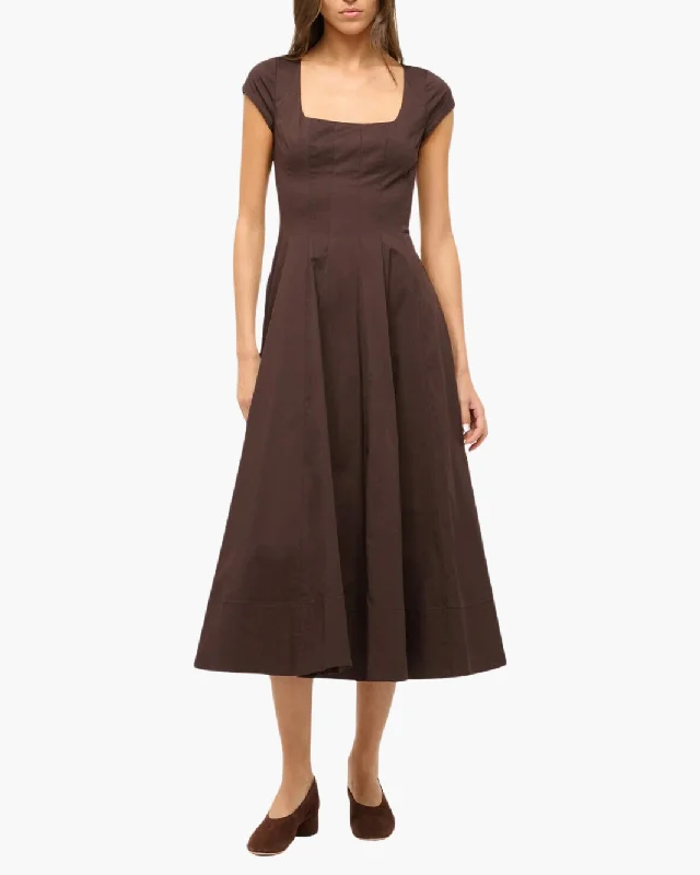 Halter Neck Women Dress to Show Off the Shoulders and Neckline Halter Neck Women Dress to Show Off the Shoulders and Neckline SHORT SLEEVE WELLS DRESS IN EARTH