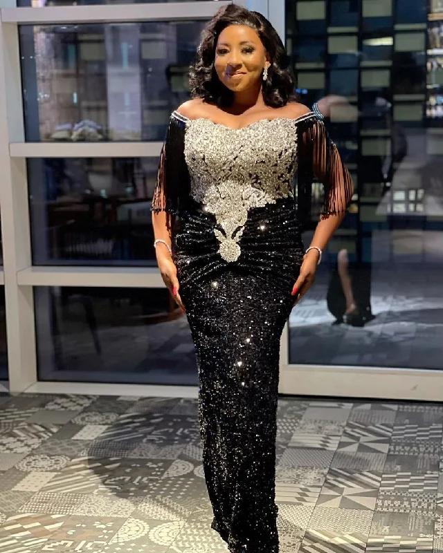 Pleated Women Dress with a Timeless and Elegant Texture Pleated Women Dress with a Timeless and Elegant Texture sixsr African Dresses Women Autumn African Women Sleeveless Black Sequined Long Dress Maxi Dress African Clothes African Boubou Dress