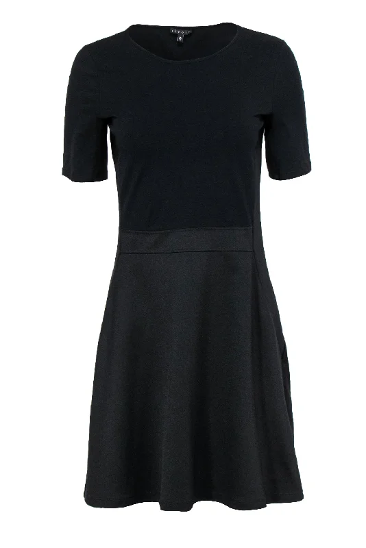 Mermaid - Style Women Dress with a Fitted Silhouette for Special Occasions Mermaid - Style Women Dress with a Fitted Silhouette for Special Occasions Theory - Black & Navy Paneled Short Sleeve Sheath Dress Sz M