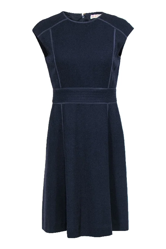 Sleeveless Women Dress in Bright Colors for Summer Parties Sleeveless Women Dress in Bright Colors for Summer Parties Tory Burch - Navy A-Line Dress w/ Piping Sz 4