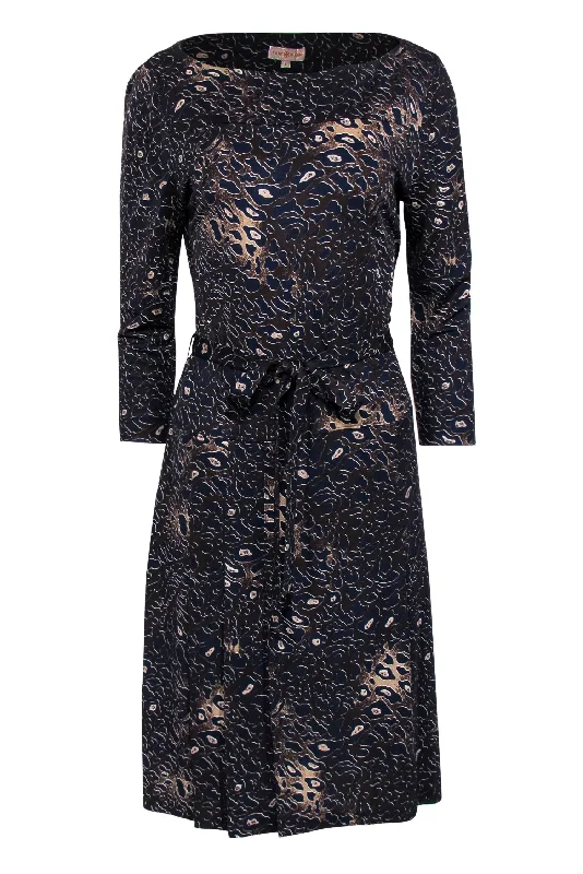 Long - Sleeve Women Dress in Velvet for a Luxurious Winter Look Long - Sleeve Women Dress in Velvet for a Luxurious Winter Look Tory Burch - Brown & Navy Leopard Print Belted Drop Waist Dress Sz L