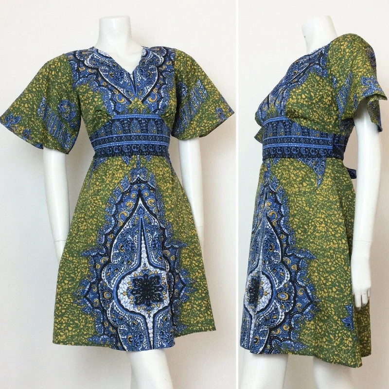 Ball Gown Women Dress with a Full Skirt for a Princess - like Look Ball Gown Women Dress with a Full Skirt for a Princess - like Look VINTAGE 70S GREEN BLUE YELLOW BATIK ETHNIC KAFTAN DRESS 10