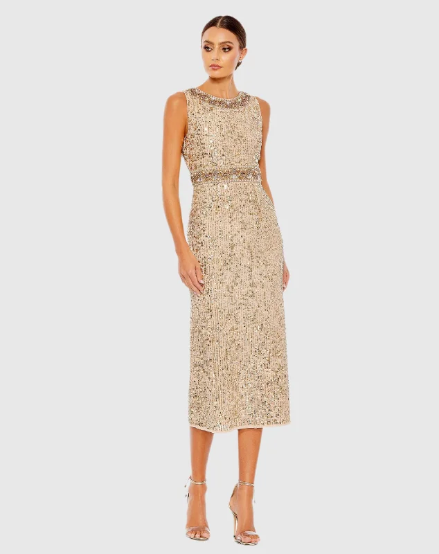 Midi dresses with fringe details for a fun and energetic style Embellished Sleeveless High Neck Midi Dress Midi dresses with fringe details for a fun and energetic style Embellished Sleeveless High Neck Midi Dress