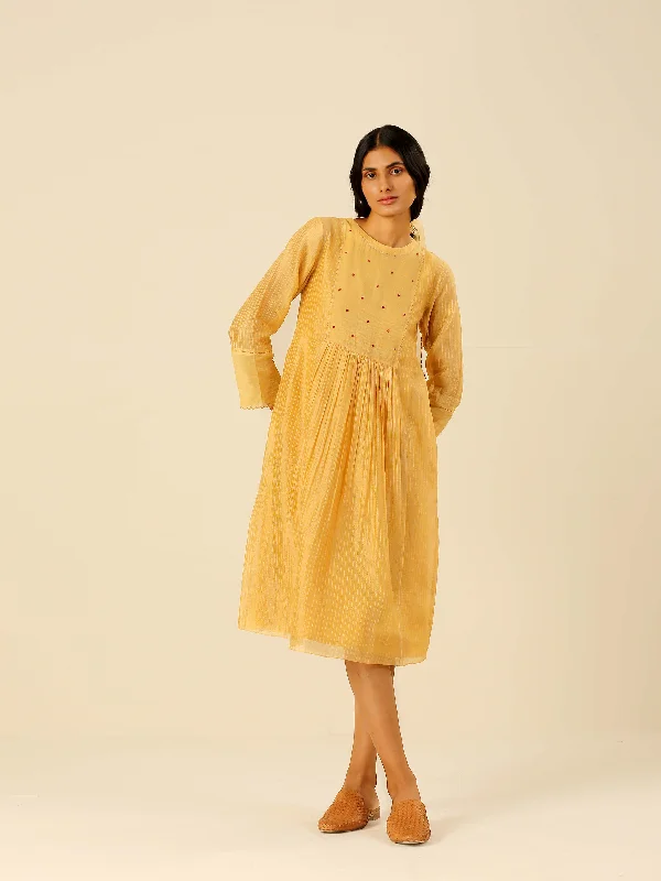 Midi dresses with off - the - shoulder necklines for a flirty look Love and Light Midi Dress Midi dresses with off - the - shoulder necklines for a flirty look Love and Light Midi Dress