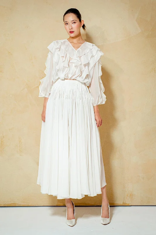 Midi dresses with pleated bodices for a classic and tailored look Primrose Blouson V-Neck Organza Voile Midi Dress Midi dresses with pleated bodices for a classic and tailored look Primrose Blouson V-Neck Organza Voile Midi Dress