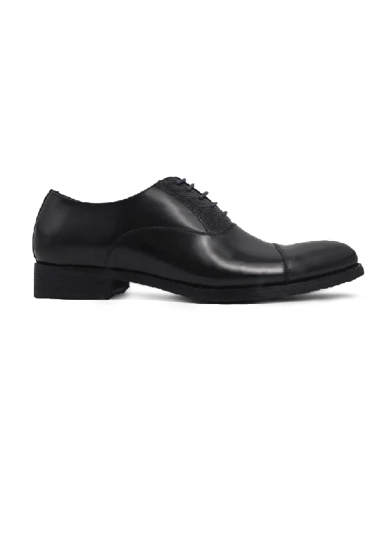 Refined Versatile Lace-up Oxford