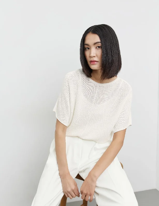 Long - Line Women's Pullovers in a Relaxed Fit for Layering Casual Summer Pullover