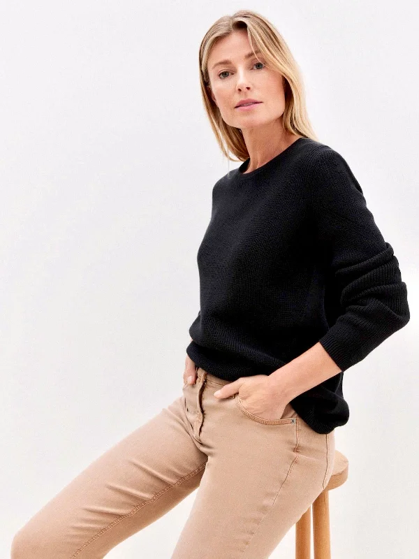 Petite Women's Pullovers with a Fitted Silhouette for a Flattering Look Cotton Pullover Petite Women's Pullovers with a Fitted Silhouette for a Flattering Look Cotton Pullover