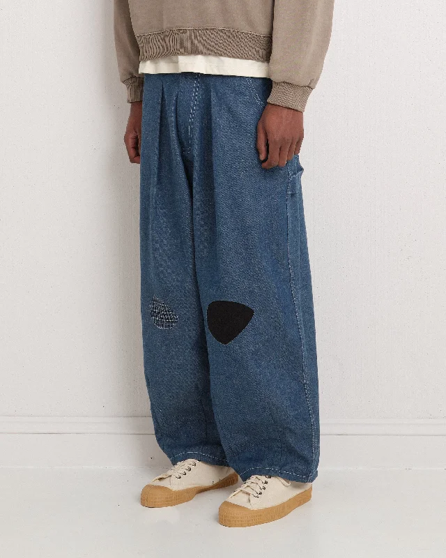 Cable - Knit Women's Pullovers in Earthy Tones for a Rustic Look Lush Carpenter Pants - Indigo Denim Scarecrow Cable - Knit Women's Pullovers in Earthy Tones for a Rustic Look Lush Carpenter Pants - Indigo Denim Scarecrow