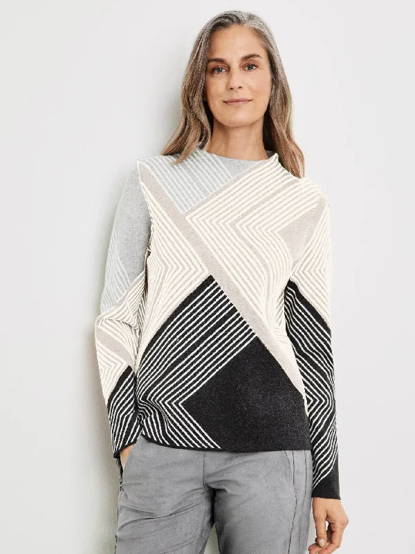 Thermal Women's Pullovers in Dark Colors for Cold Weather Pullover with a Graphic Pattern Thermal Women's Pullovers in Dark Colors for Cold Weather Pullover with a Graphic Pattern