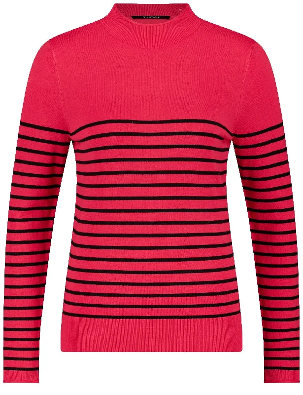 Petite Women's Pullovers with a Fitted Silhouette for a Flattering Look Pullover with Stripes Petite Women's Pullovers with a Fitted Silhouette for a Flattering Look Pullover with Stripes