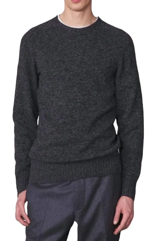 Seamless Crewneck Italian Sweater In Black-Dark Grey