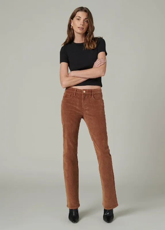 Wide - leg women jeans for a modern and relaxed vibe  THE PROVOCATUER