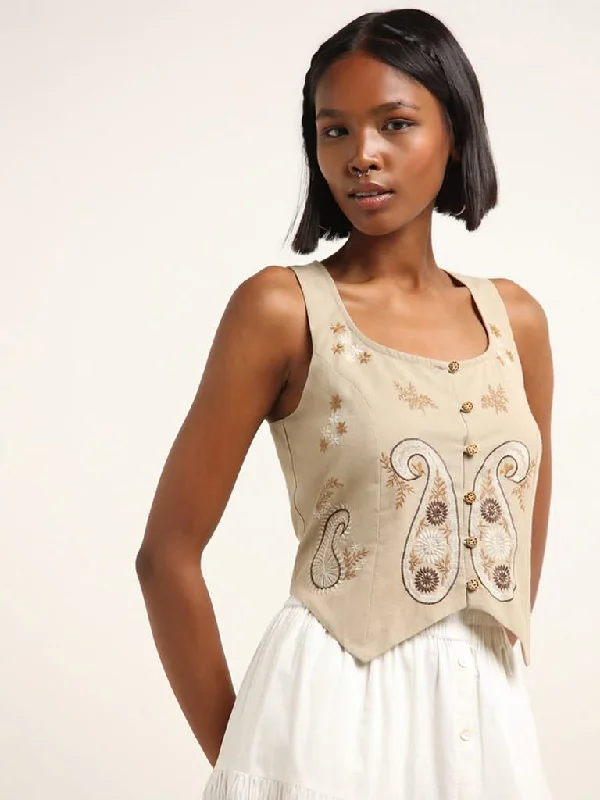 Women's pants for theme park visits Mom jeans for a nostalgic and casual look Bombay Paisley Beige Embroidered Blended Linen Top